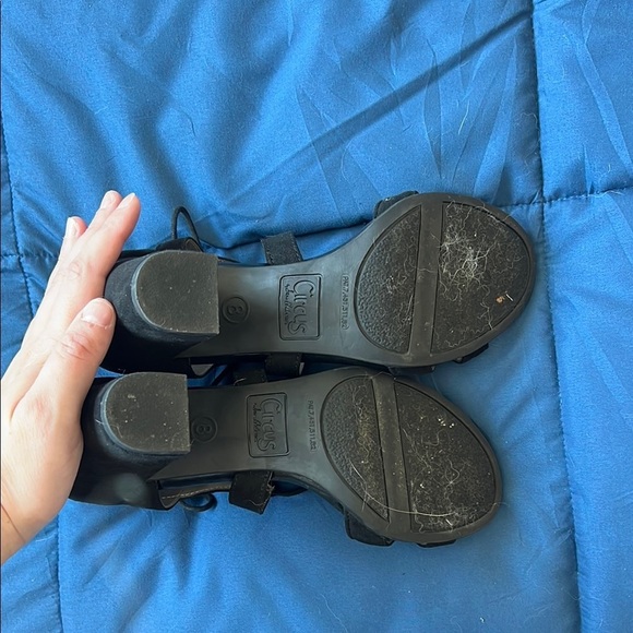 Sophisticated Black Stiletto Heels with Strappy Design - Picture 11 of 12